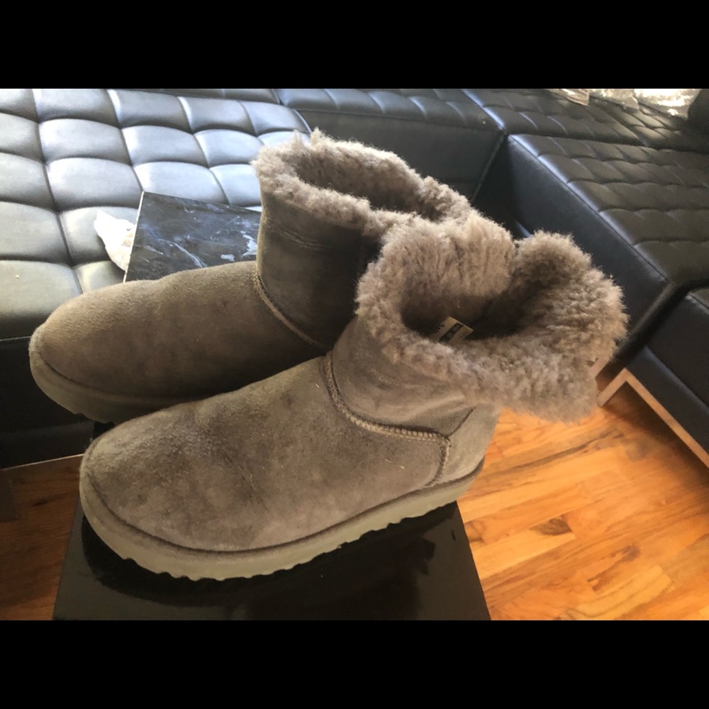 Used Uggs - image 4